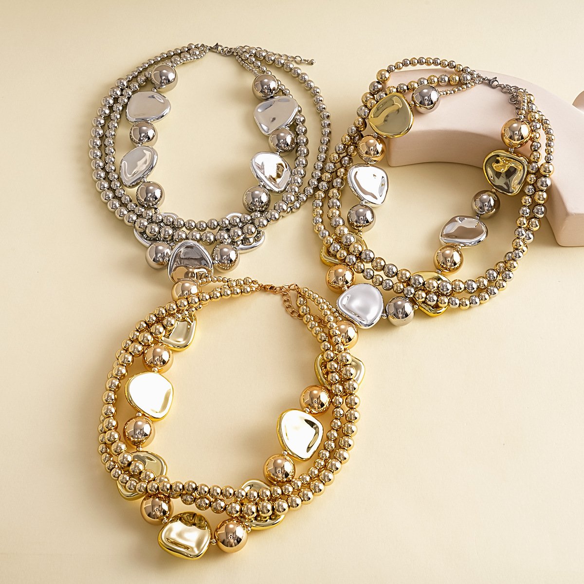 Gold-tone beaded heart choker, detail 2
